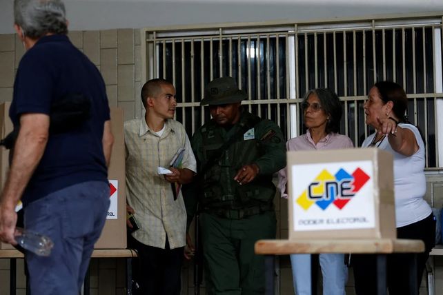 Colosal tarea: cómo la oposición de Venezuela obtuvo el 80% de las actas electorales
