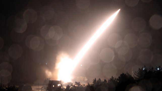 Escalada de tensiones: Corea del Norte lanzó un misil capaz de llevar una cabeza nuclear