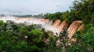 Las cataratas presentan un caudal extraordinario