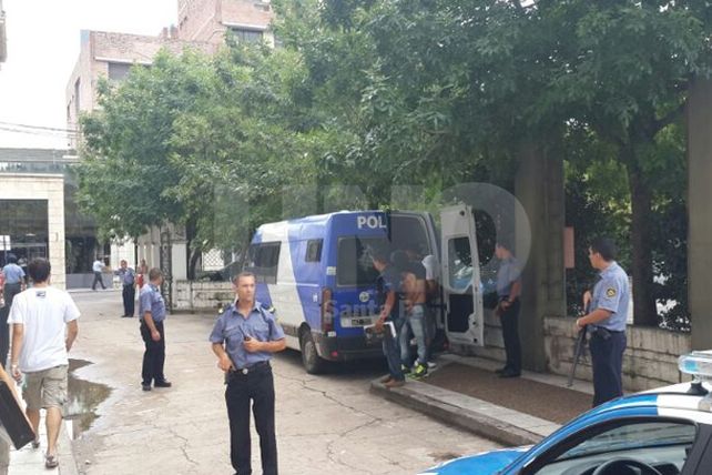 Nano Leiva y Caqui Muñoz, ex líderes de la barra de Colón, declararon en Tribunales