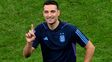 Argentina juega sin Lionel Messi ante la Uruguay del Loco Bielsa y con cambios de último momento
