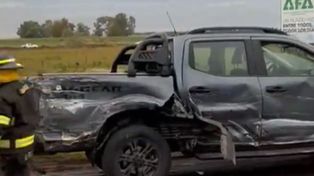 Seis autos y un camión protagonizaron un choque en cadena en la autopista Rosario Córdoba. Dos personas resultaron heridas y debieron ser trasladadas al Heca.
