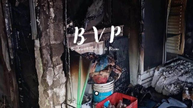 Barrio Capibá: intensa labor para sofocar el incendio de una vivienda