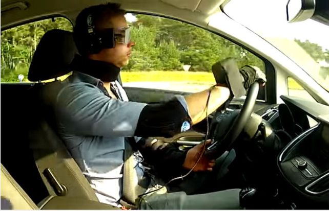 En el video se muestra cómo afectan las drogas en la conducción de un vehículo.