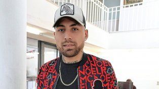 Damián Batallini pasó por la sede de Colón en donde firmó su contrato hasta diciembre del 2024.
