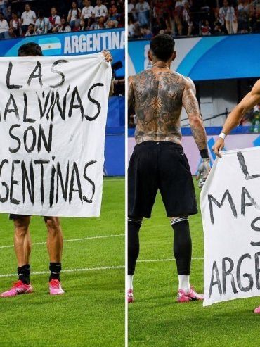 La bandera que mostraron los jugadores: Las Malvinas son argentinas