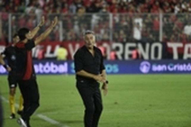 Frank Kudelka ganó su primer cotejo desde su vuelta a Newells.