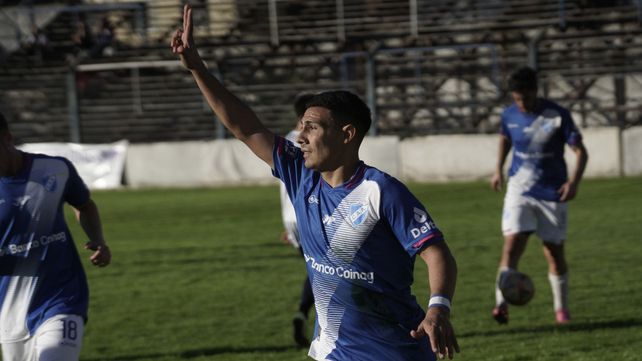 Argentino goleó a Sportivo Barracas.&nbsp; Con tres goles de Juan Cruz Vega y el restante de Balbi