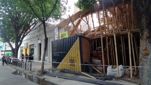 Un obrero herido tras el derrumbe de una medianera de una obra en construcción