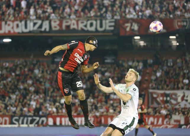 Newells no pudo seguir de racha y cayó por la mínima ante Sarmiento en el Coloso