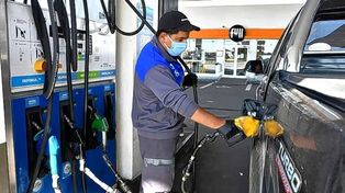 Advierten que el atraso en el precio de los combustibles es entre 25 y 30 por ciento