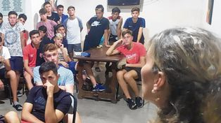 Charlas con los pibes de la pensión sobre el coronavirus