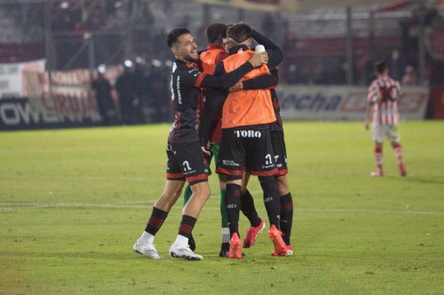 Patronato ganó en Tucumán ante el puntero.