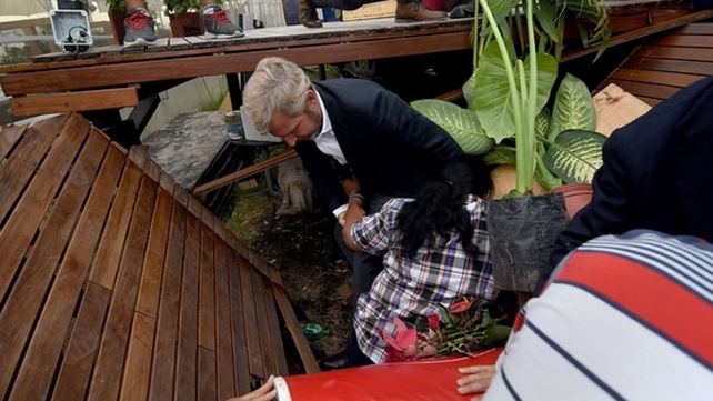 Accidente. El ministro Rogelio Frigerio se cayó con el deck.