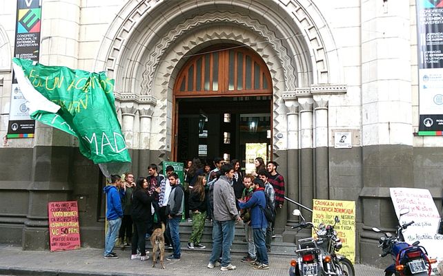 Universitarios reclaman boleto educativo gratuito