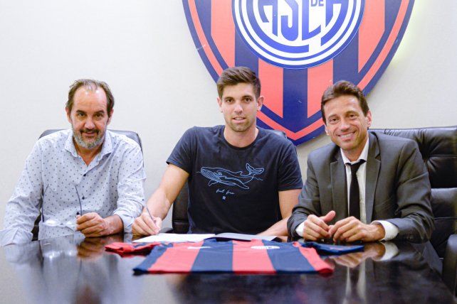 El ex-arquero de Patronato firmó en San Lorenzo el nuevo contrato.