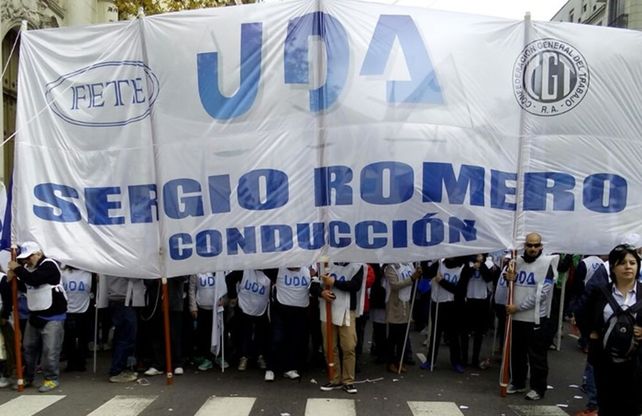 La Unión Docentes Argentinos (UDA) reclamó elevar el salario docente ante el índice inflacionario.