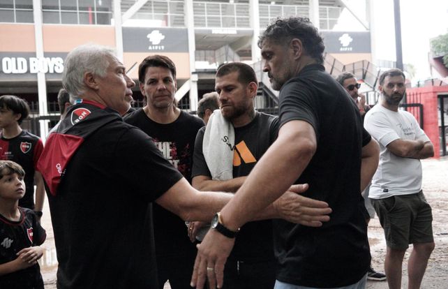 Roberto Sensini, Ariel Rosada, Germán Ré y Julián Maidana, en las elecciones en Newell's.