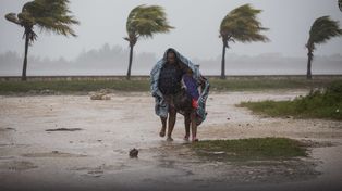 Irma pierde fuerza tras su paso por Cuba antes de seguir rumbo a la península de Florida