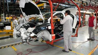 Aquellas industrias que no puedan adaptarse o cuyas matrices no tengan prioridad en invertir en Argentina les va a ser difícil sobrevivir en el largo plazo.&nbsp;