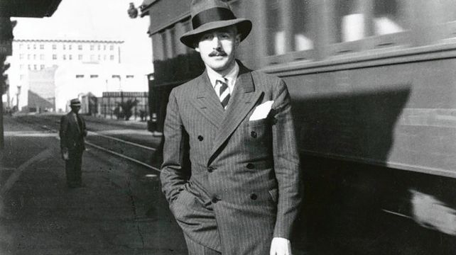 Dashiell Hammett.