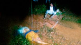 Mató a su hermano por un problema familiar y se quedó bebiendo al lado del cuerpo
