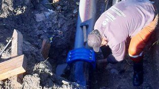 Realizan obras programadas en la red de agua potable de avenida Ramírez y en Racedo y Perón. Hay cortes en varias zonas y baja presión