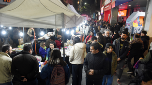 Córdoba entre Sarmiento y Corrientes explotó de público en la Noche de las Peatonales.