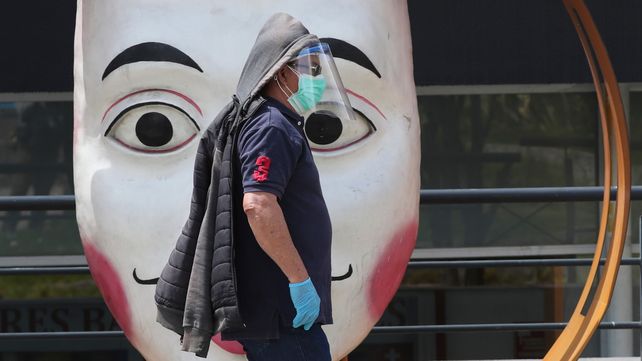 Ecuador tiene 2.300 muertes por coronavirus y otros 1.500 fallecimientos que pueden estar asociados
