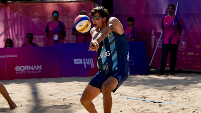 Tomás Capogrosso prepara la jugada durante el partido por el bronce.