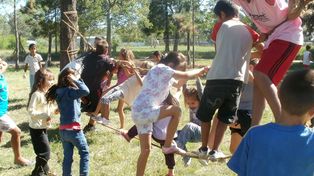 Donan juguetes para los Solares Municipales