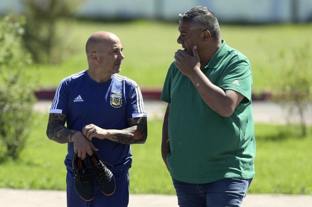 Sampaoli quiere revancha, pero Tapia espera que renuncie Sampaoli quiere revancha, pero Tapia espera que renuncie