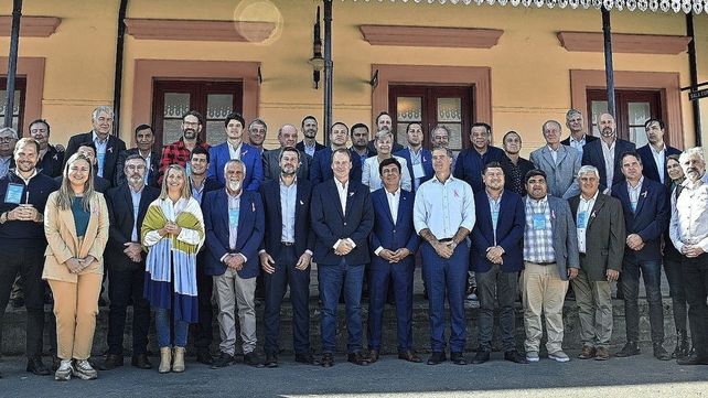 Bordet aseguró que los sueldos estarán por arriba de la inflación