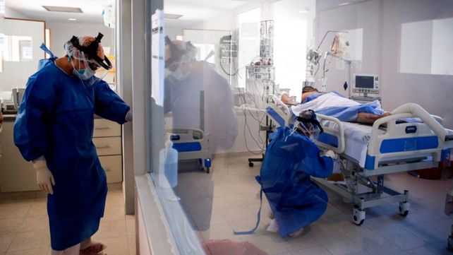 La alta ocupación de camas críticas ya obliga a derivar pacientes a otras ciudades