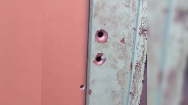 Un nene de 12 años y su padre fueron baleados en barrio Tablada