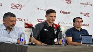 Vamos a salir a todos los partidos a ganar como este club se merece”, dijo Facundo Sava en su presentación.