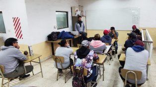 Trabajadores de la cooperativa de recuperadores Nueva Vida fabricarán bloques de cemento con plástico reciclado en la planta de clasificación de Paraná