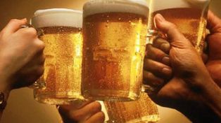 La nueva y peligrosa moda adolescente: mezclar lavandina y viagra con cerveza