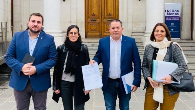 Los diputados Ghione