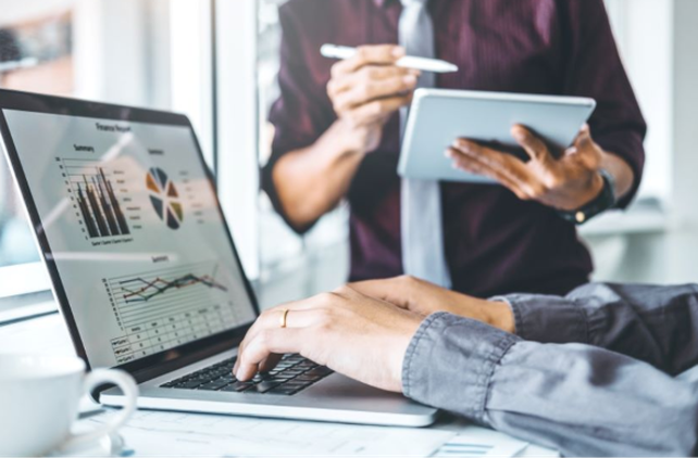 El back office invisible: cómo se gestiona hoy un negocio digital desde un panel de control