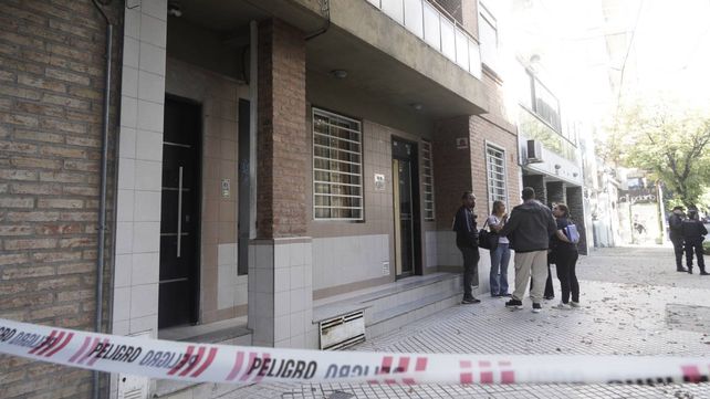 El frente de la vivienda donde Sophia y Valentín convivían y se produjo el presunto femicidio. El viernes 17 de abril de 2026 la joven de 22 años fue hallada muerta