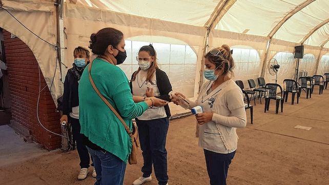 Segunda dosis: en la ciudad de Santa Fe se completa la vacunación de los adultos mayores