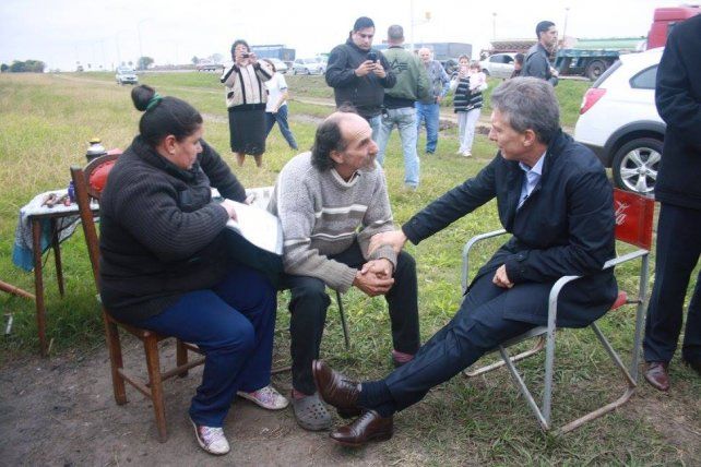 Rosario: Macri visitó al hombre que le mandó una carta con 100 pesos para ayudarlo en el gobierno