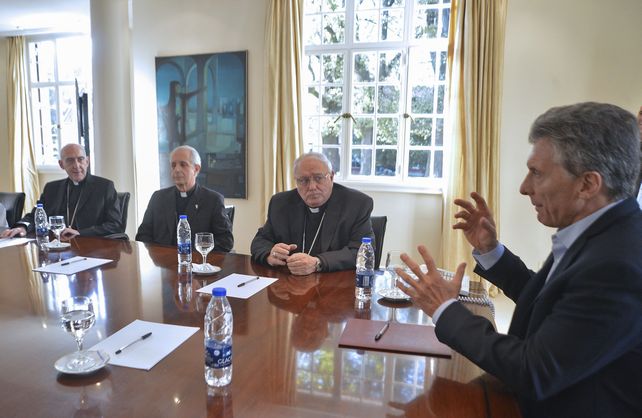 Encuentro. El presidente escuchó a los representantes de la Iglesia Católica