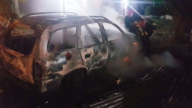 Paraná: vehículo ardió en llamas en calle Provincias Unidas