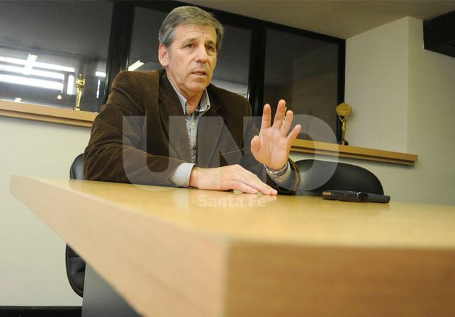 A caminar. Jatón dijo que recorrerá el departamento institución por institución.