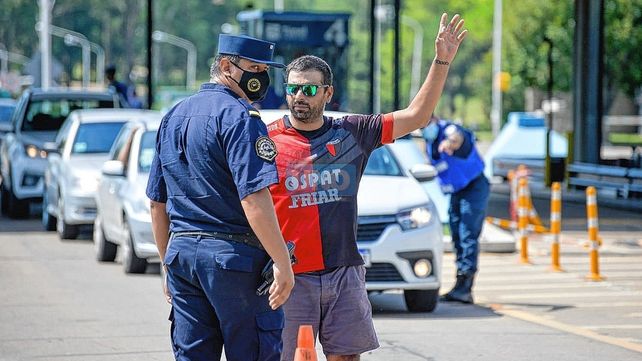 Hinchas de Colón llegando a Paraná