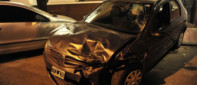 Los dos autos que protagonizaron la colisión frontal quedaron secuestrados en la seccional 7ª.