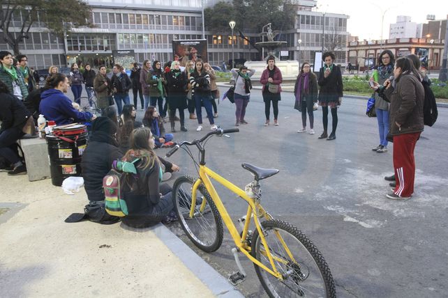 Los pañuelos verdes marcan presencia en las protestas sociales