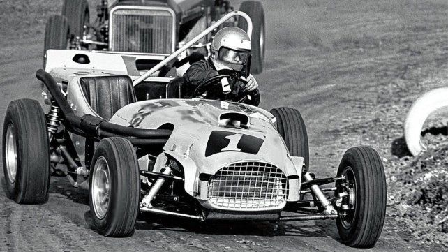 Durante las décadas del 60 y 70 obtuvo importantes victorias y campeonatos dentro del deporte motor entrerriano.